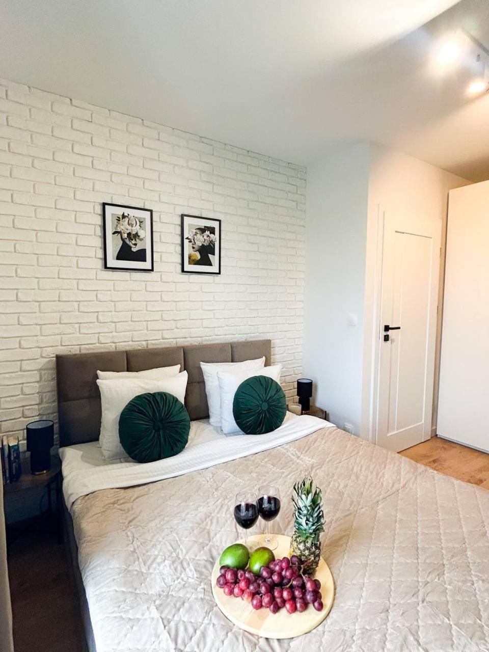 Lumina Luxury 3-Rooms Apartments With Parking Лодзь Экстерьер фото